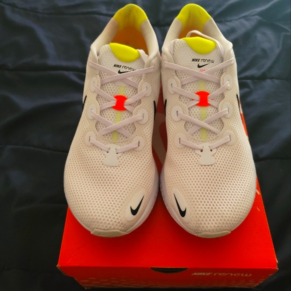 Shoes - Picture 4 of 5